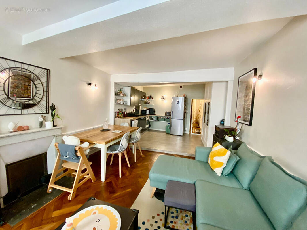 Appartement à NEUVILLE-SUR-SAONE