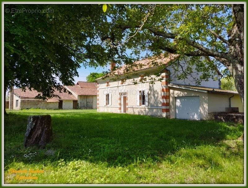 Maison à CHALAIS