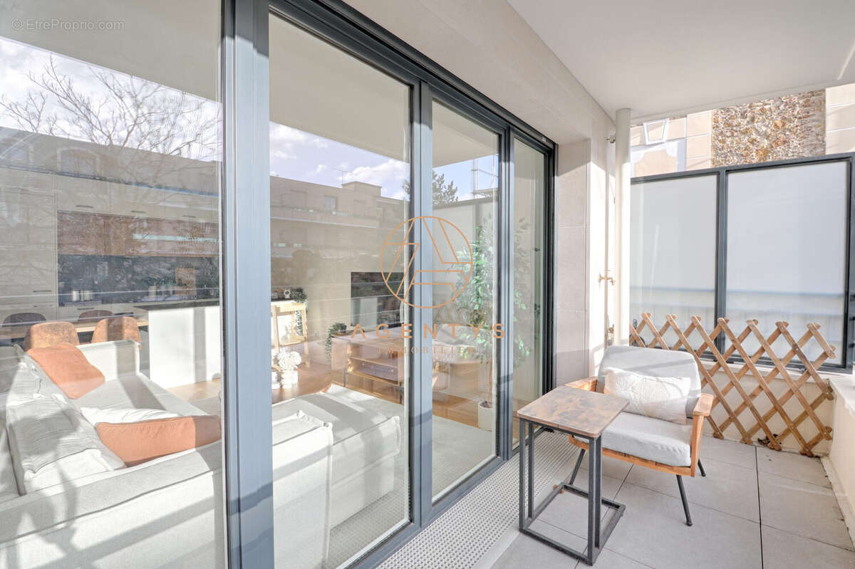 Appartement à SAINT-MAUR-DES-FOSSES