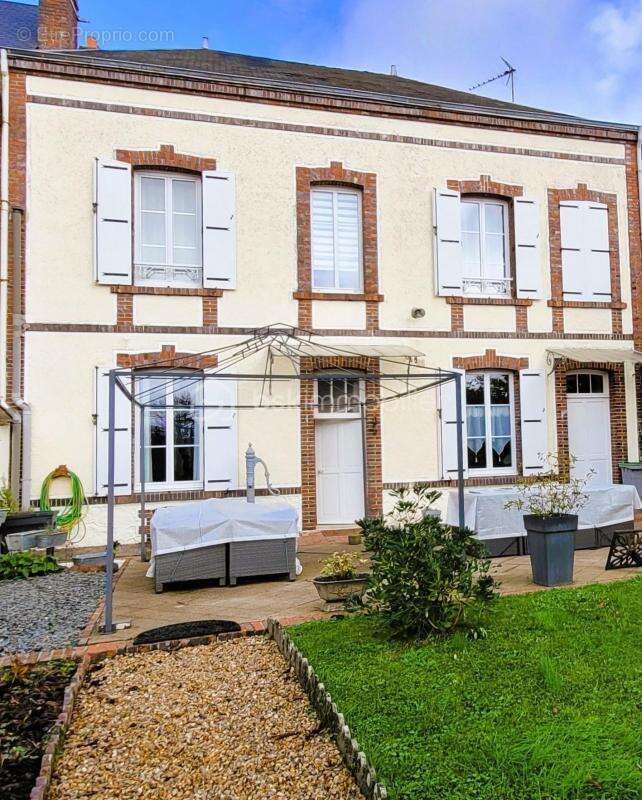 Maison à BROU