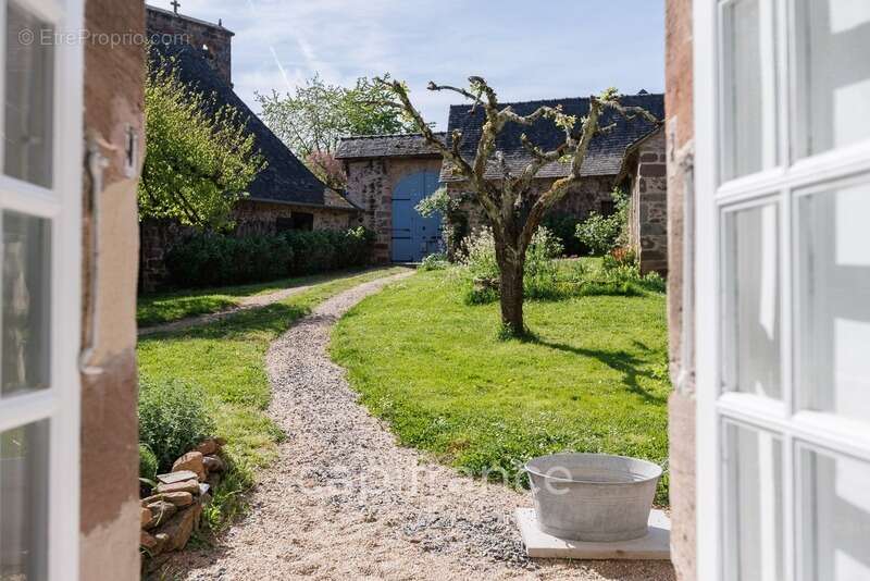 Maison à SALIGNAC-EYVIGUES