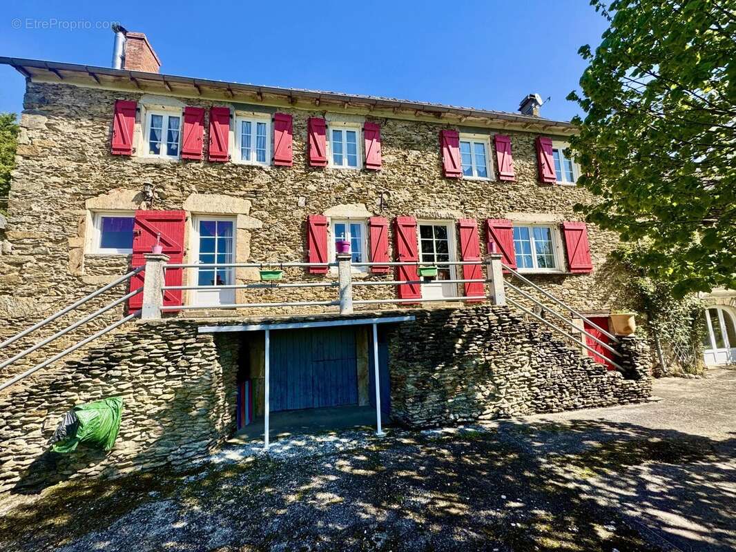 Maison à RIEUPEYROUX