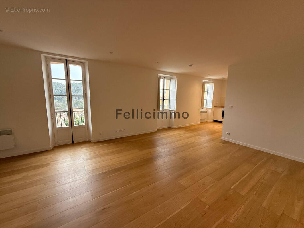 Appartement à LA COLLE-SUR-LOUP