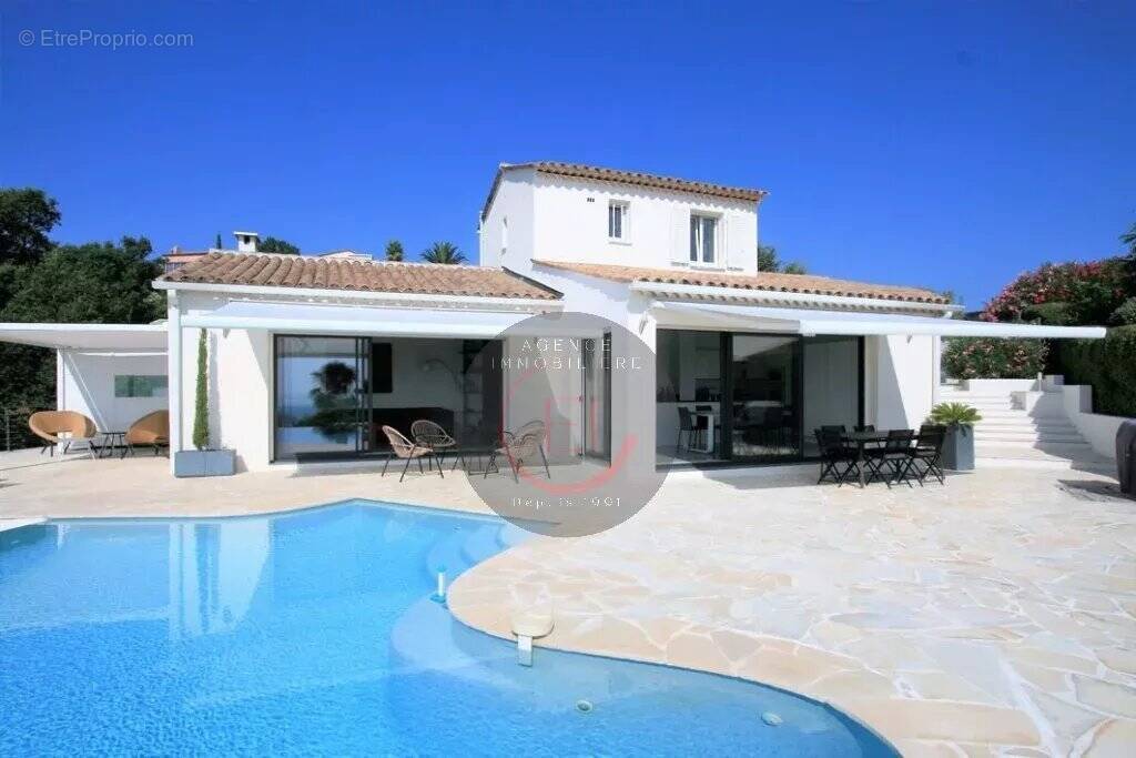 Maison à LES ADRETS-DE-L&#039;ESTEREL