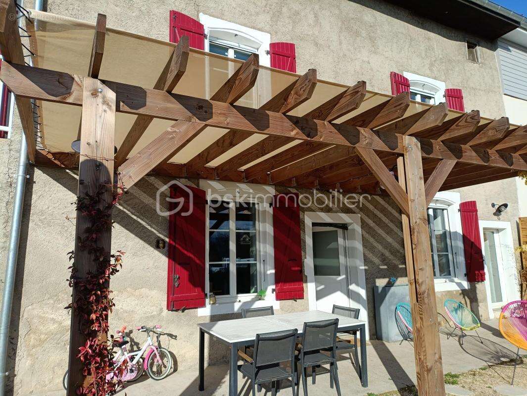 Maison à CHARNECLES