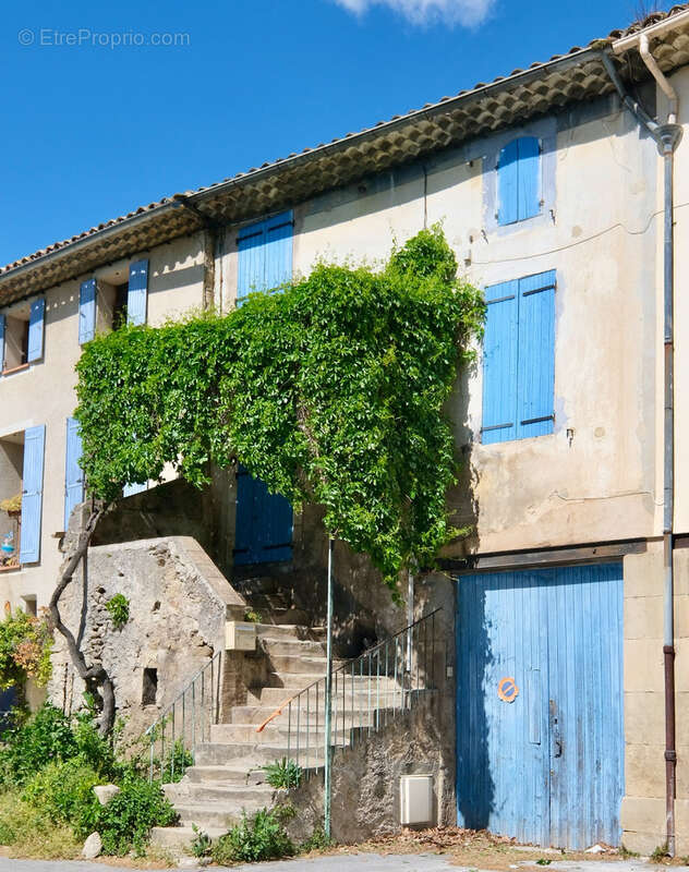 Maison à CUCURON