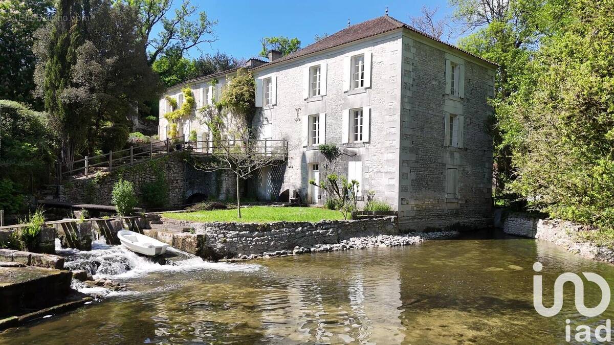 Photo 1 - Maison à COGNAC