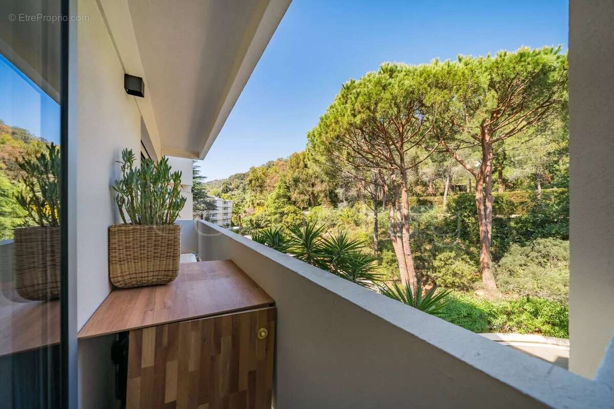 Appartement à VALLAURIS