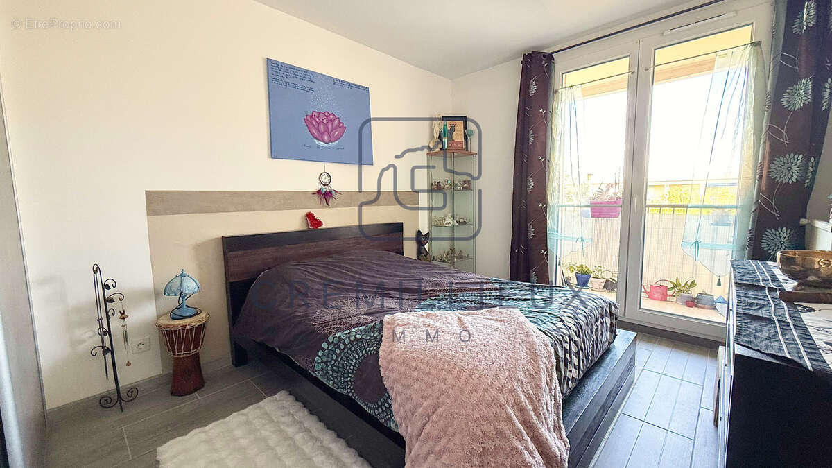 Appartement à GUILHERAND-GRANGES
