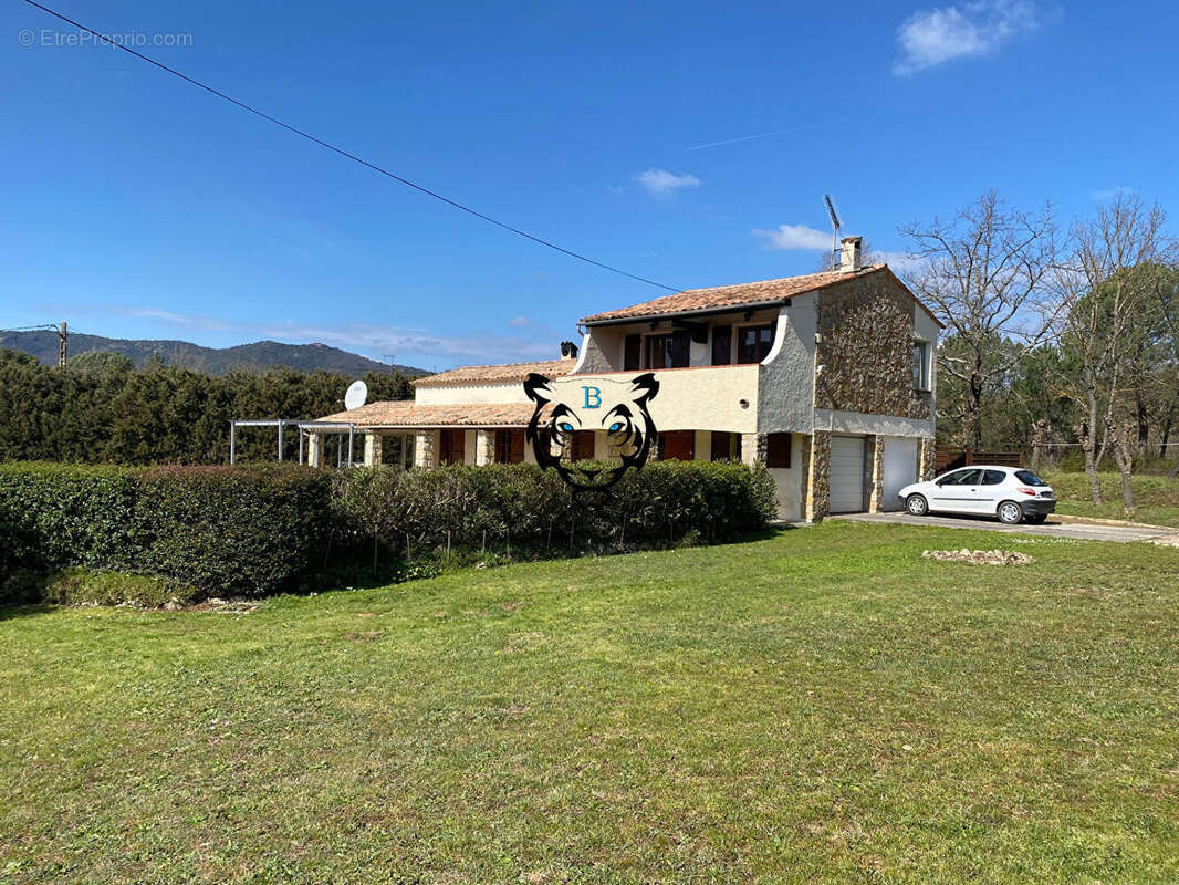 Maison à BAGNOLS-EN-FORET
