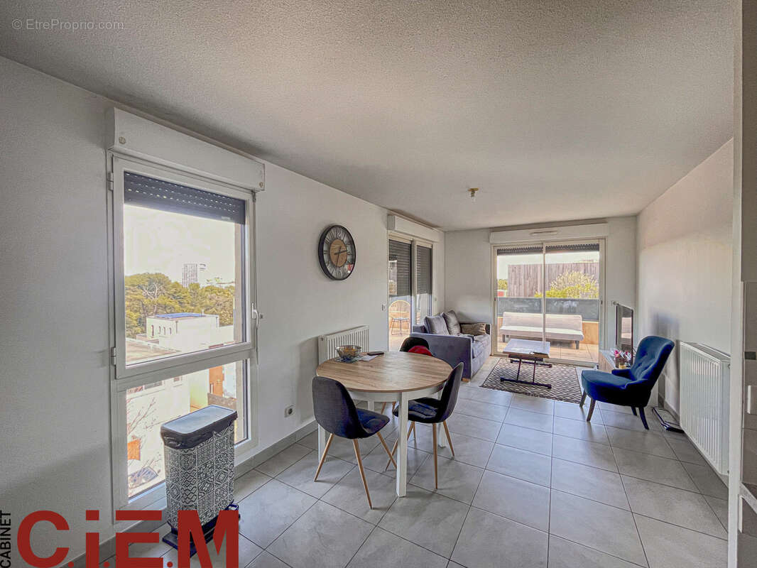 Appartement à JUVIGNAC