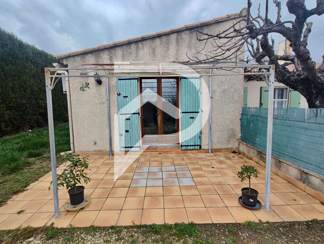 Maison à CUCURON