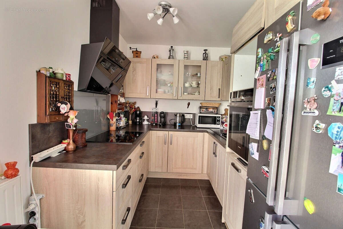 Appartement à LE MESNIL-SAINT-DENIS