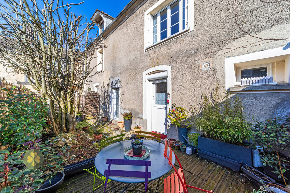 Appartement à LA QUEUE-LES-YVELINES