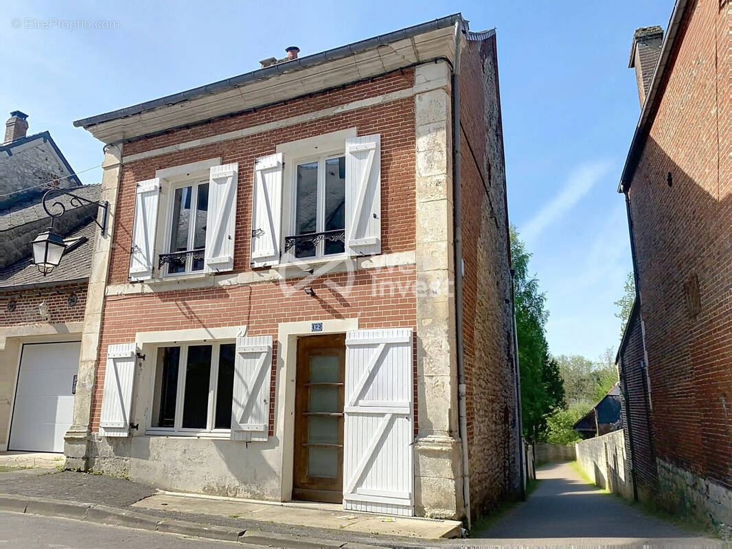 Maison à AUBENTON