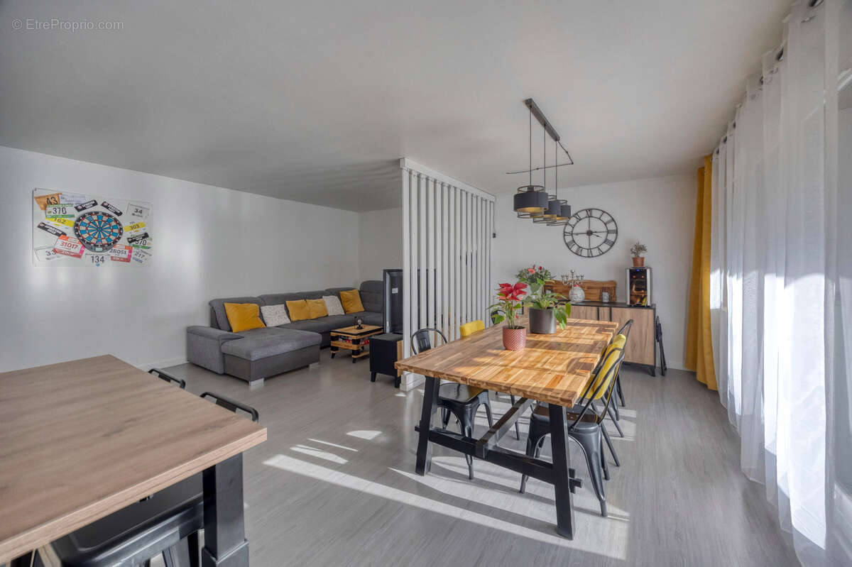 Appartement à LE PONT-DE-CLAIX