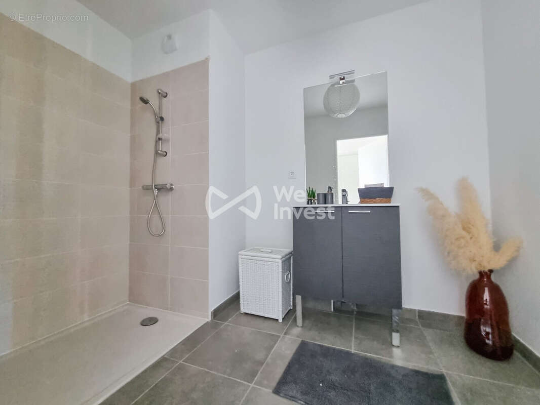 Appartement à MAUGUIO