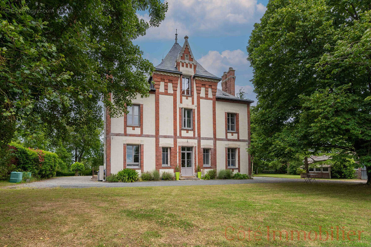 Maison à FROSSAY