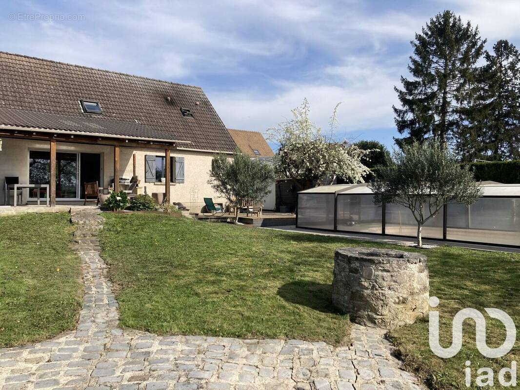 Photo 1 - Maison à SAINT-LEU-D&#039;ESSERENT