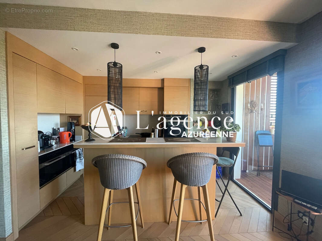 Appartement à SAINT-LAURENT-DU-VAR
