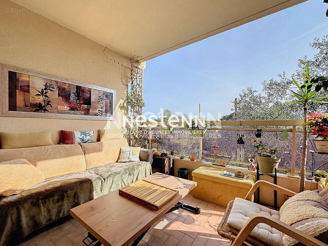 Appartement à VALLAURIS