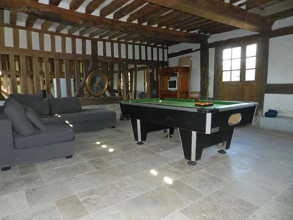Maison à SAINT-PIERRE-SUR-DIVES