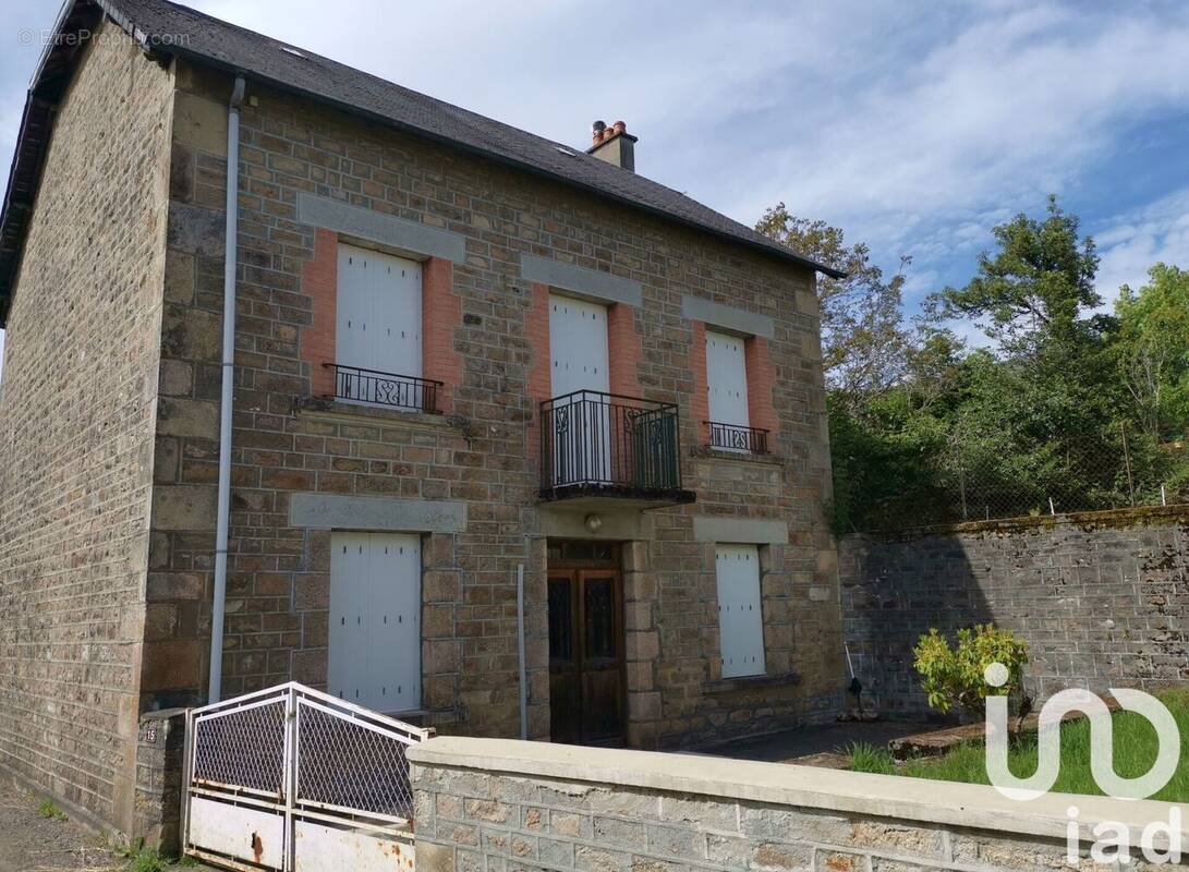 Photo 1 - Maison à PEYRELEVADE