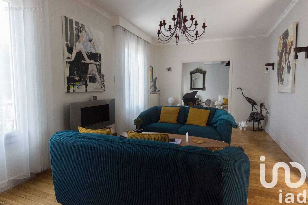 Photo 1 - Maison à VILLENEUVE-LE-ROI