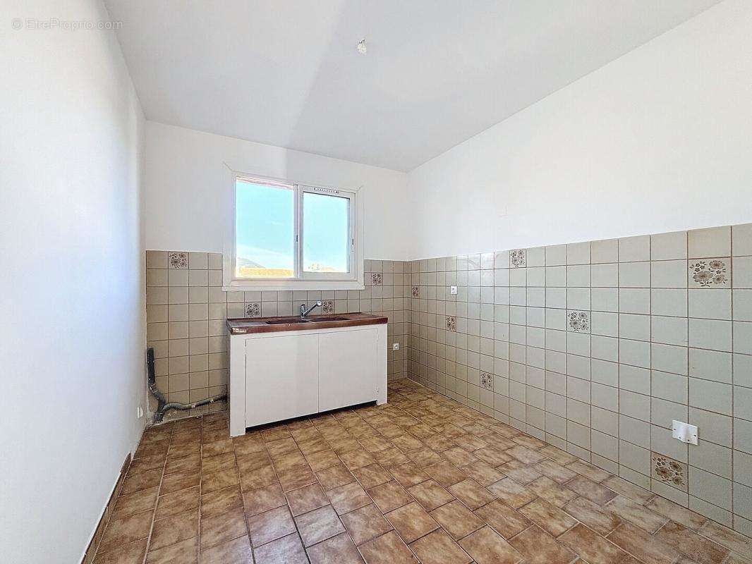 Appartement à LA CRAU