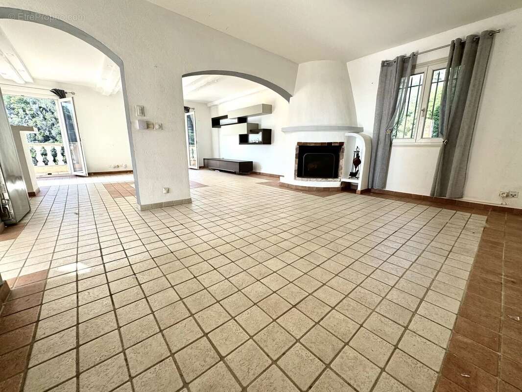 Maison à MANDELIEU-LA-NAPOULE
