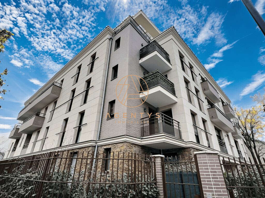 Appartement à SAINT-MAUR-DES-FOSSES
