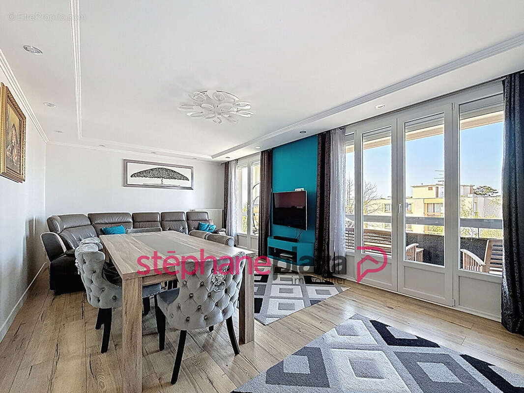 Appartement à DECINES-CHARPIEU