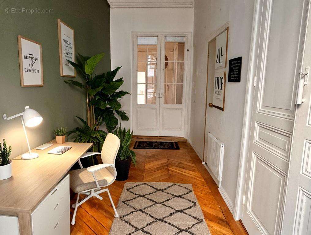   - Appartement à LYON-6E