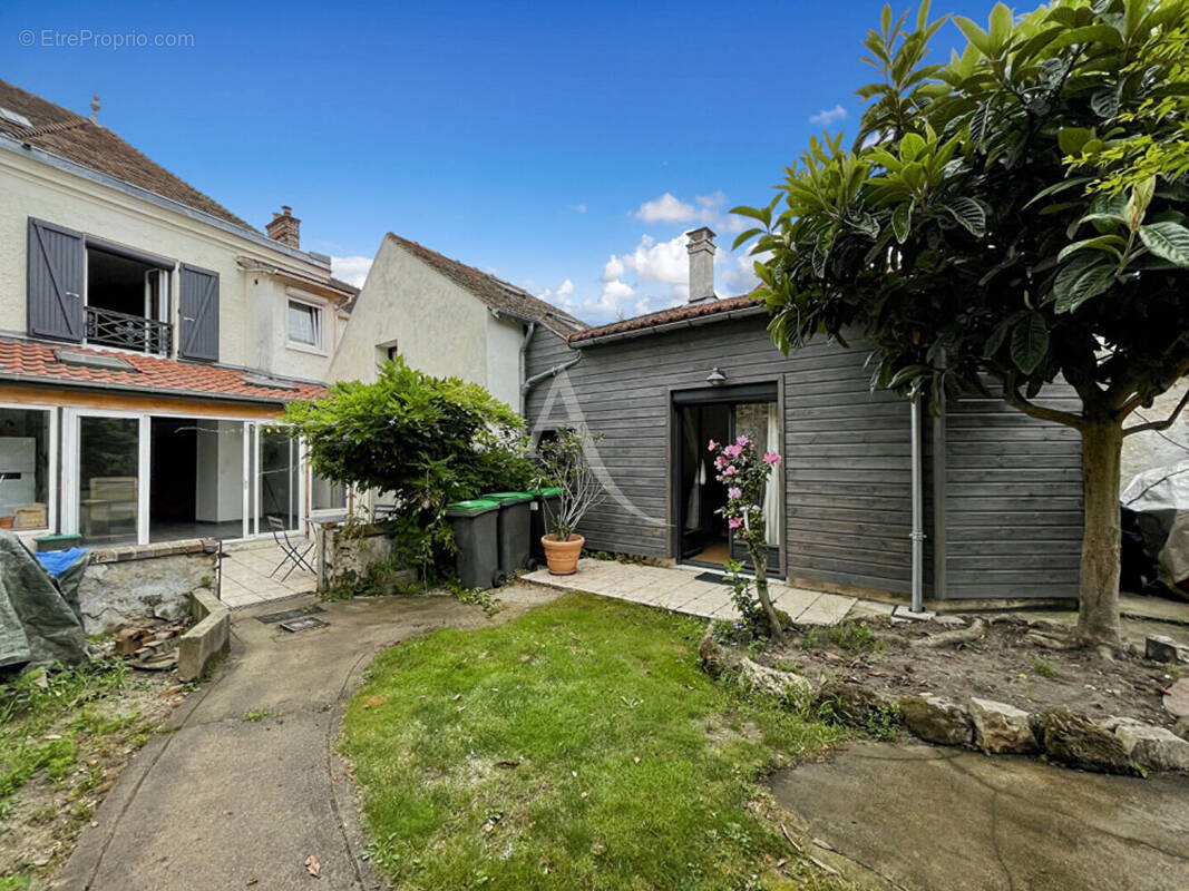Maison à SAINT-GERMAIN-LES-ARPAJON