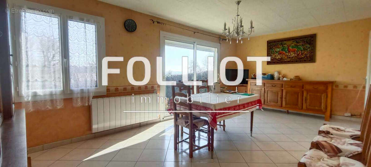 Maison à LA COLOMBE