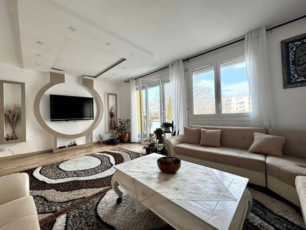 Appartement à BRON