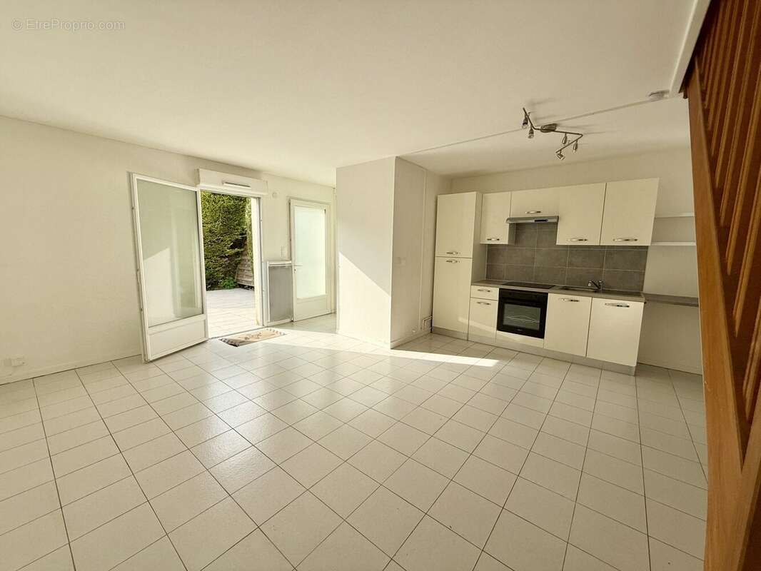 Appartement à LA CHAPELLE-EN-SERVAL