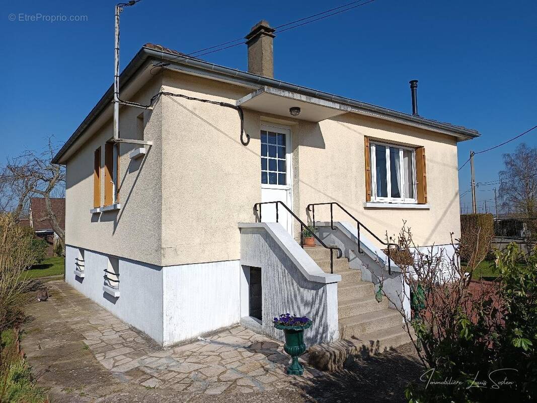 Maison à ONS-EN-BRAY