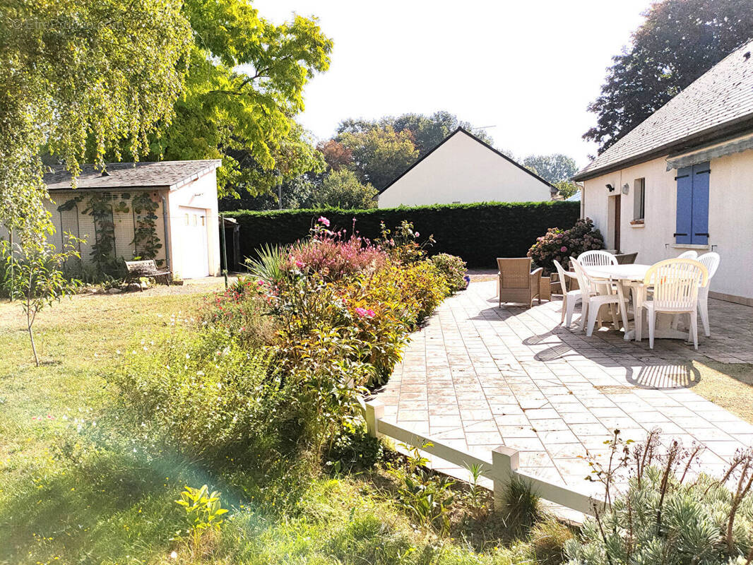 Maison à CHATEAUNEUF-SUR-SARTHE