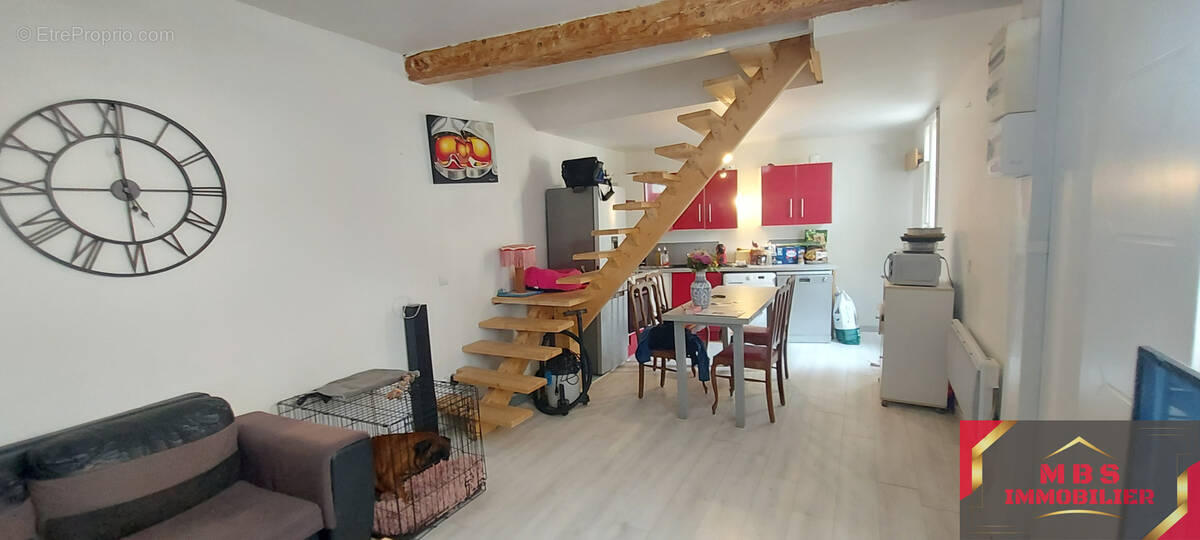 Maison à SAINT-LAURENT-DE-LA-SALANQUE