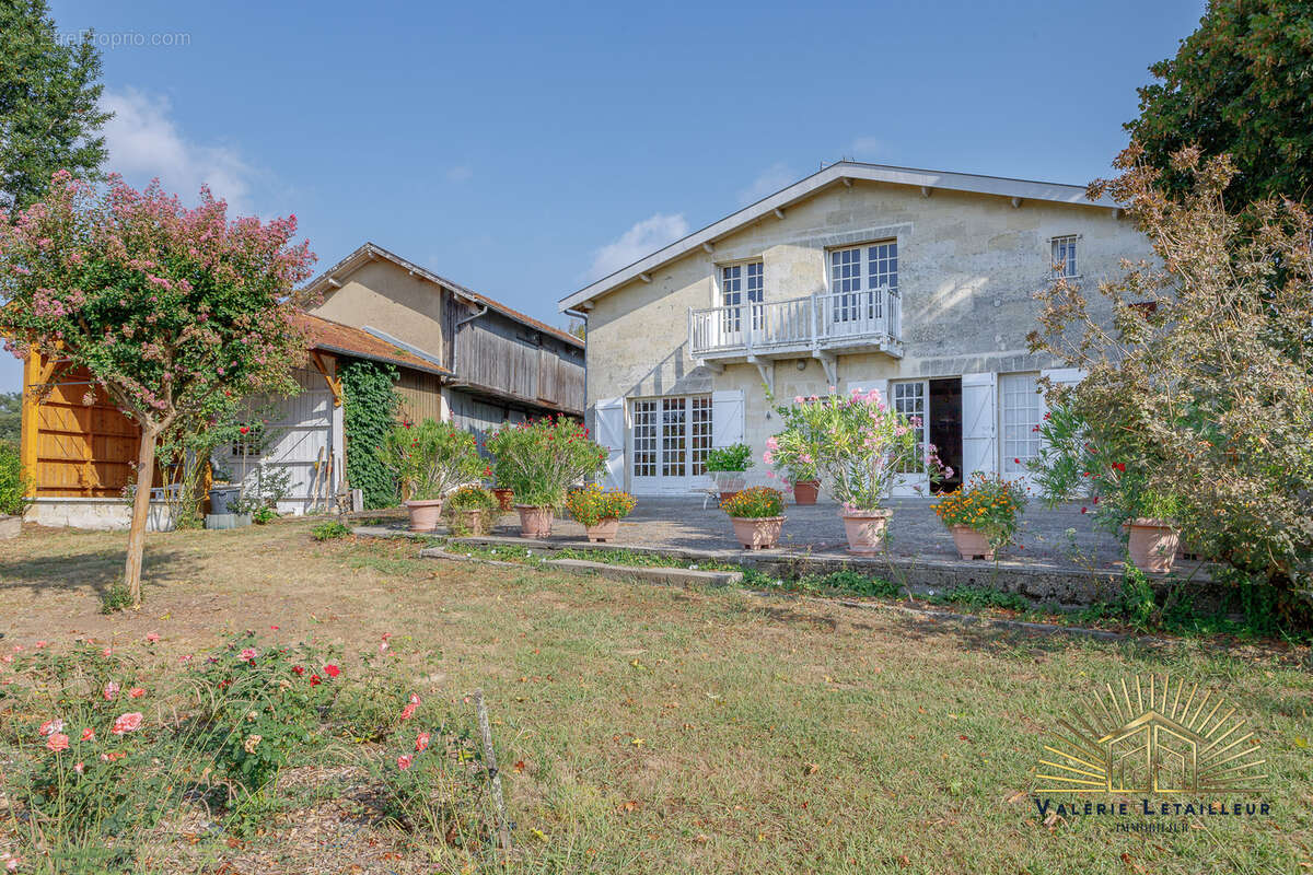 Maison à POMPIGNAC