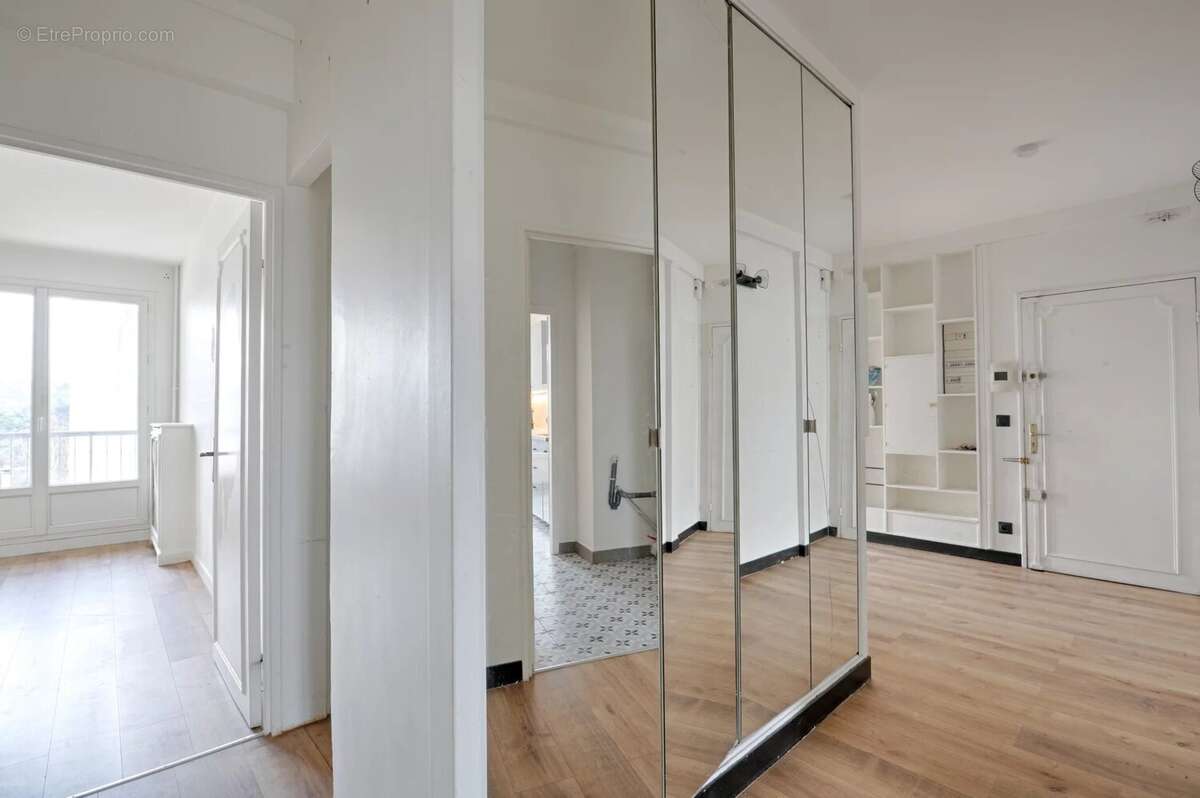 Appartement à SAINT-MAUR-DES-FOSSES
