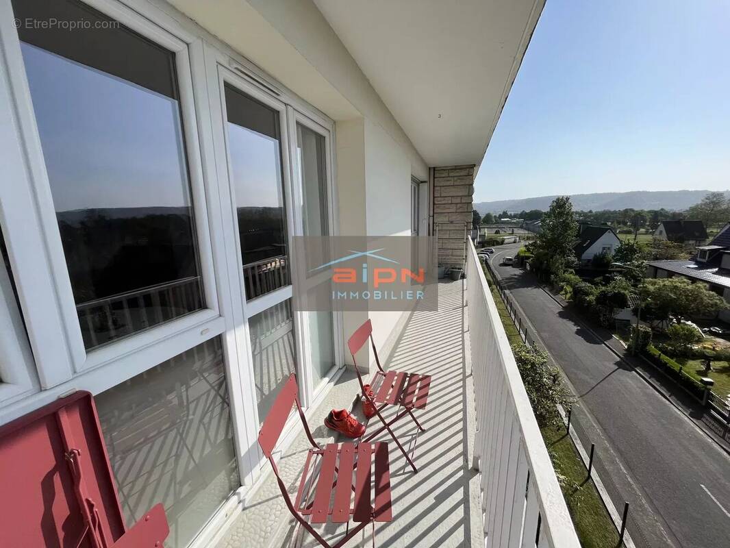 Appartement à SAINT-ETIENNE-DU-ROUVRAY