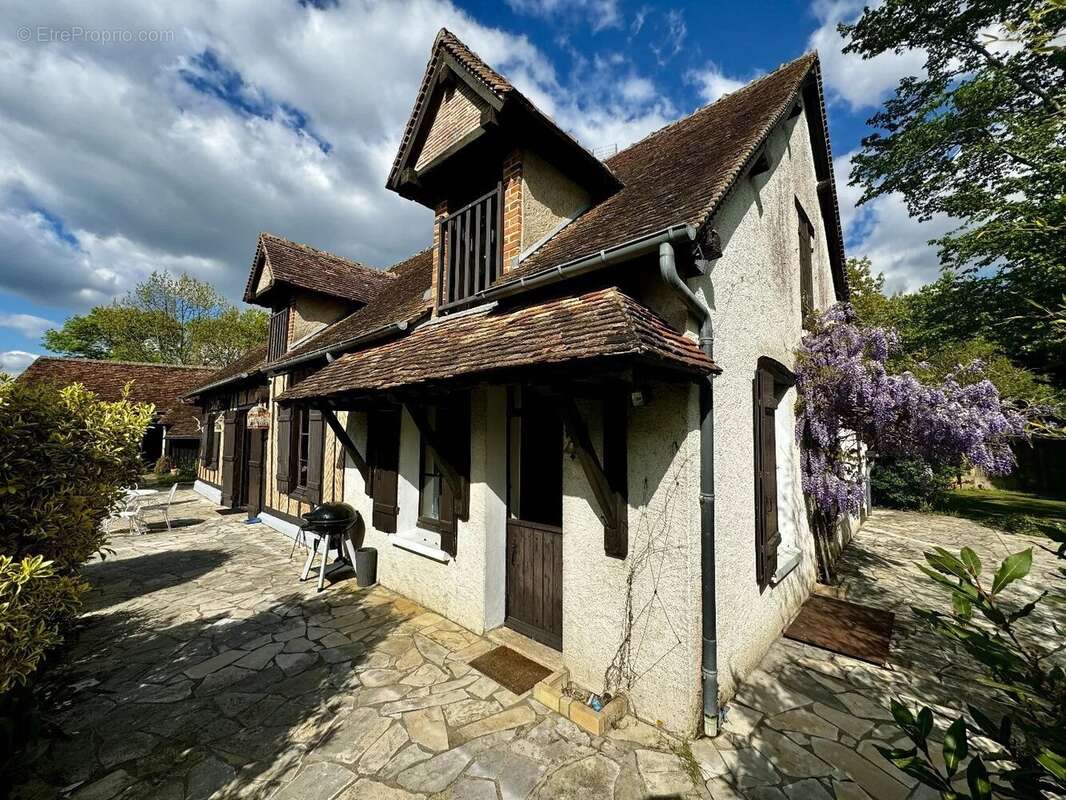 Maison à JOUY-LE-POTIER