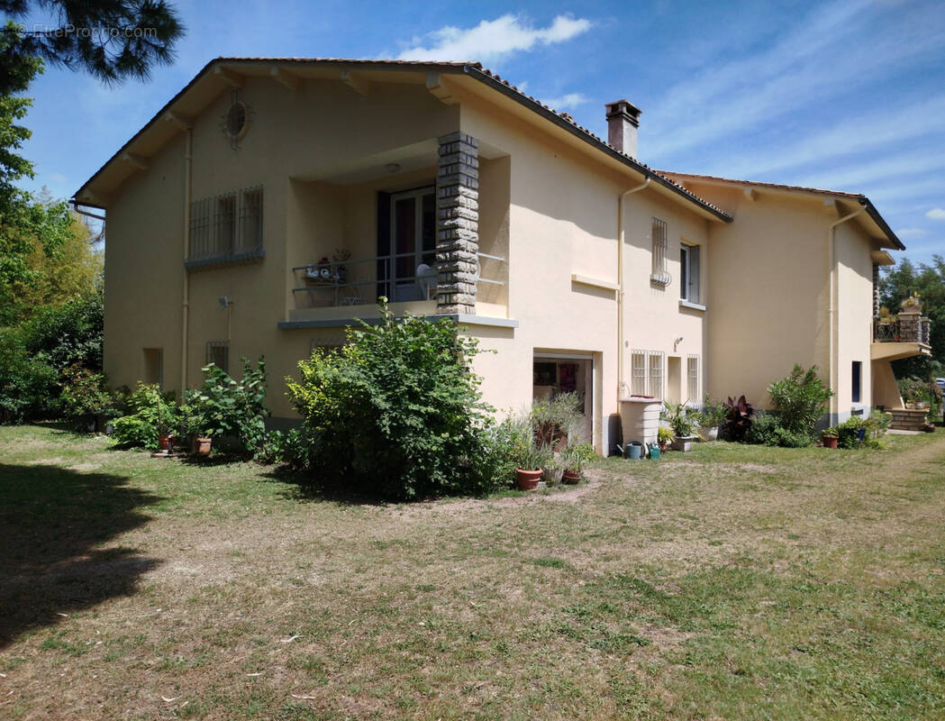 Maison à PINEUILH