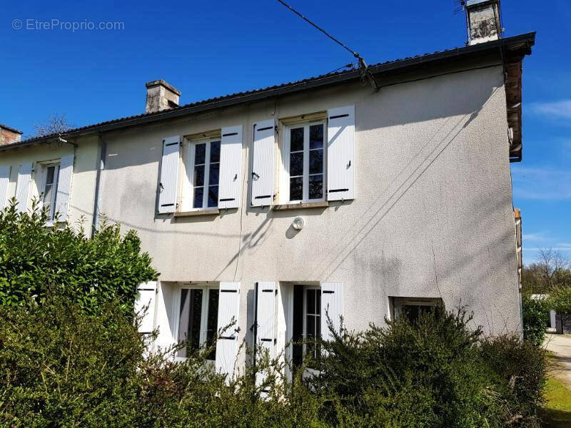 Maison à MIGNALOUX-BEAUVOIR