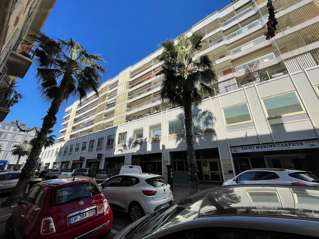 Commerce à CANNES