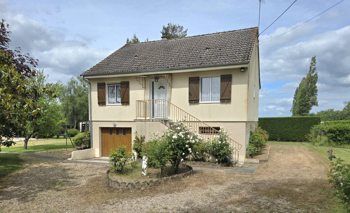 Maison à MONTILLY