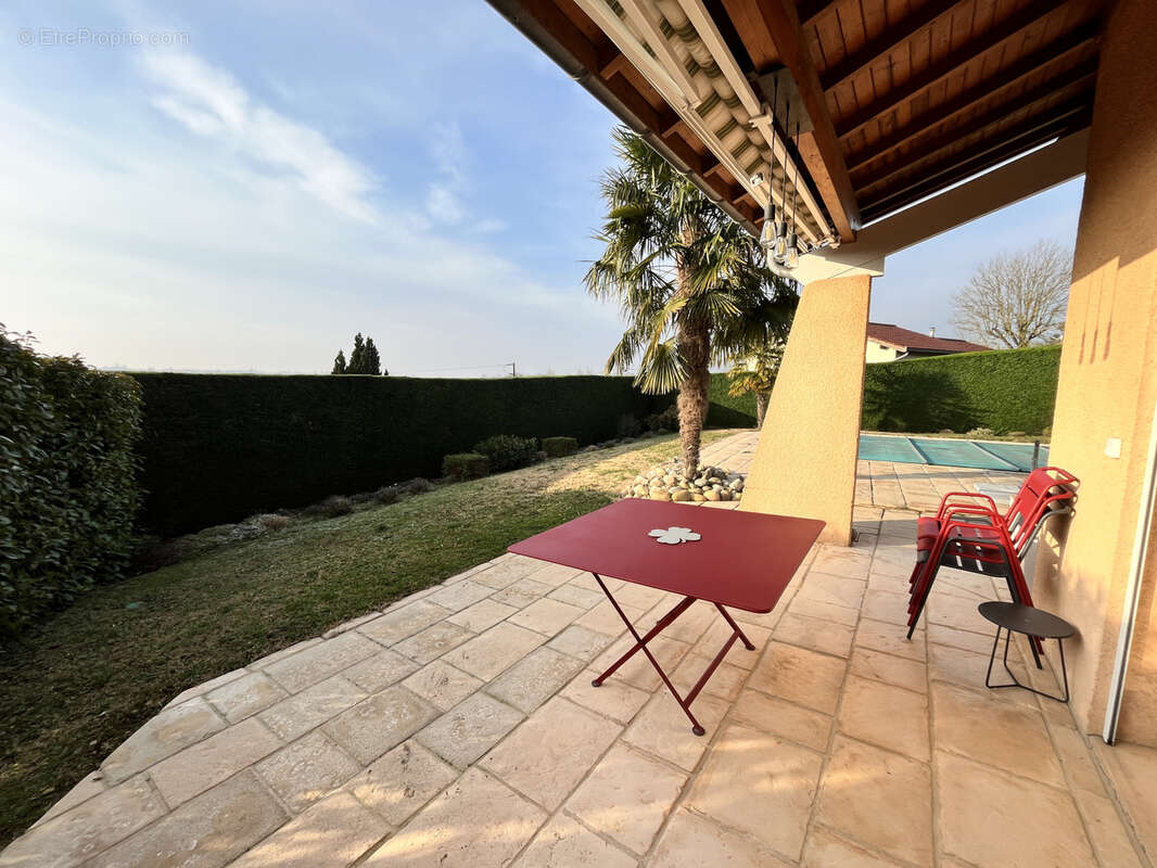 Maison à JASSANS-RIOTTIER