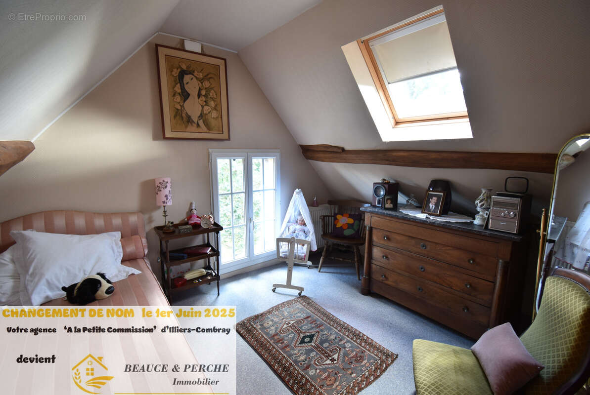 Maison à COMBRES